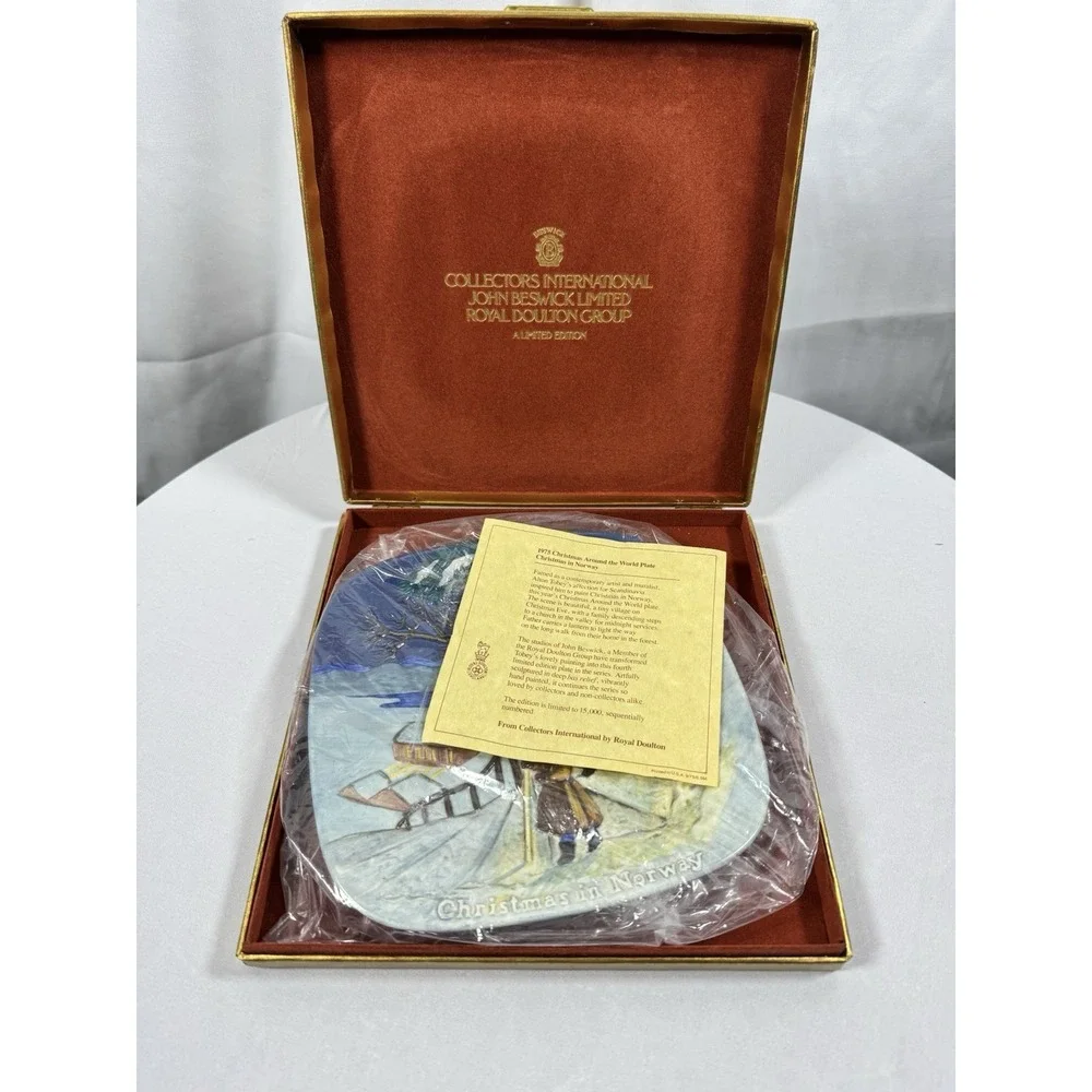 Christmas Around the World: Christmas in‎ Norway 1975 Collectors Plate #3419